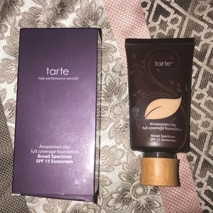 Tarte Amazonian Clay Foundation in Light Neutral.